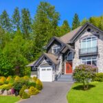 Ways To Create Structure in an Open Front Yard